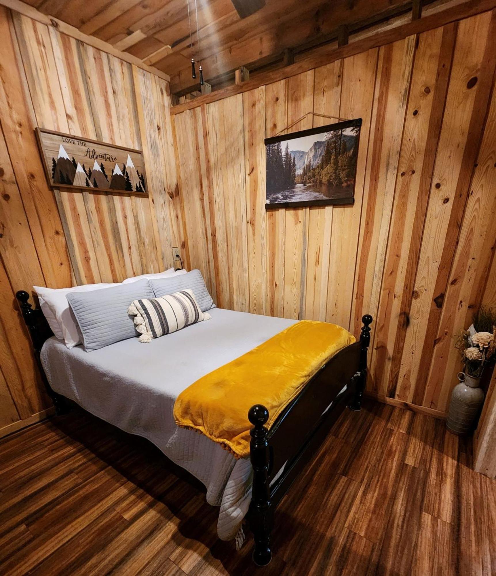 Unique Country Cabin Meets Farmhouse Modern!!! Mena Екстер'єр фото