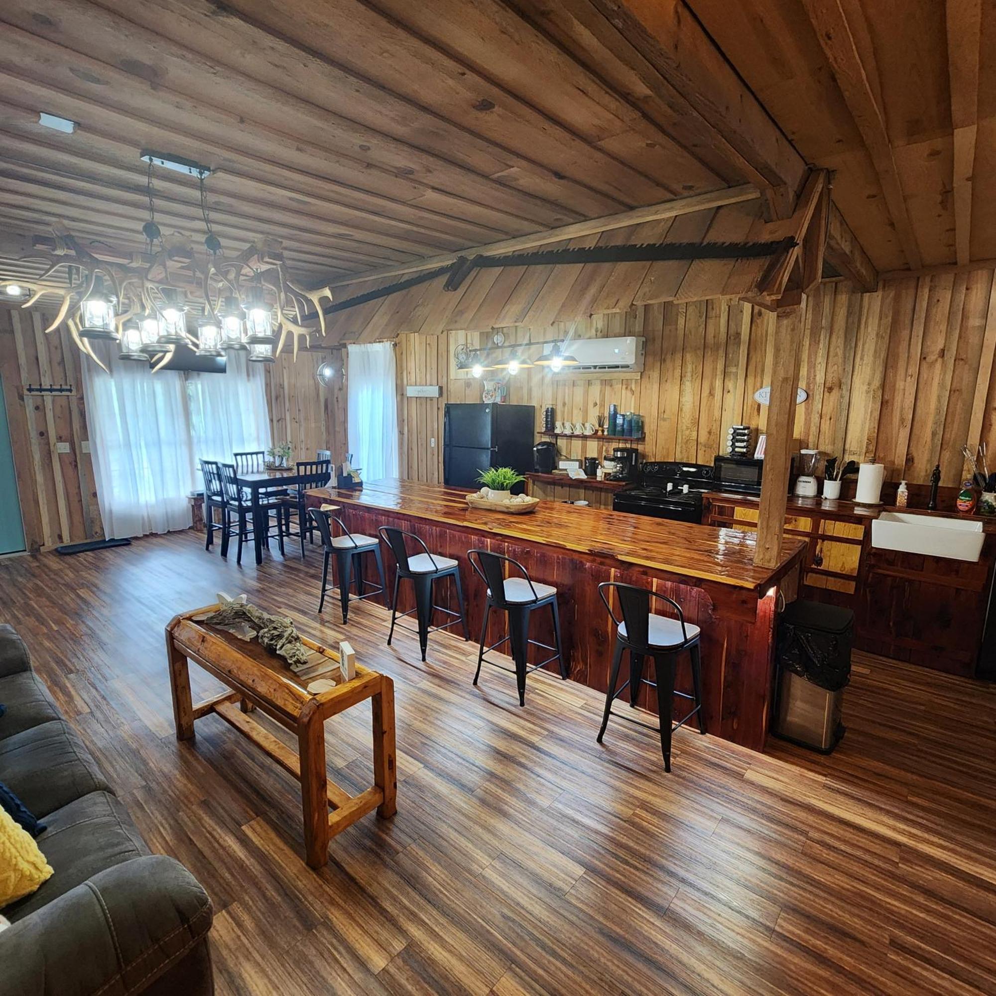 Unique Country Cabin Meets Farmhouse Modern!!! Mena Екстер'єр фото