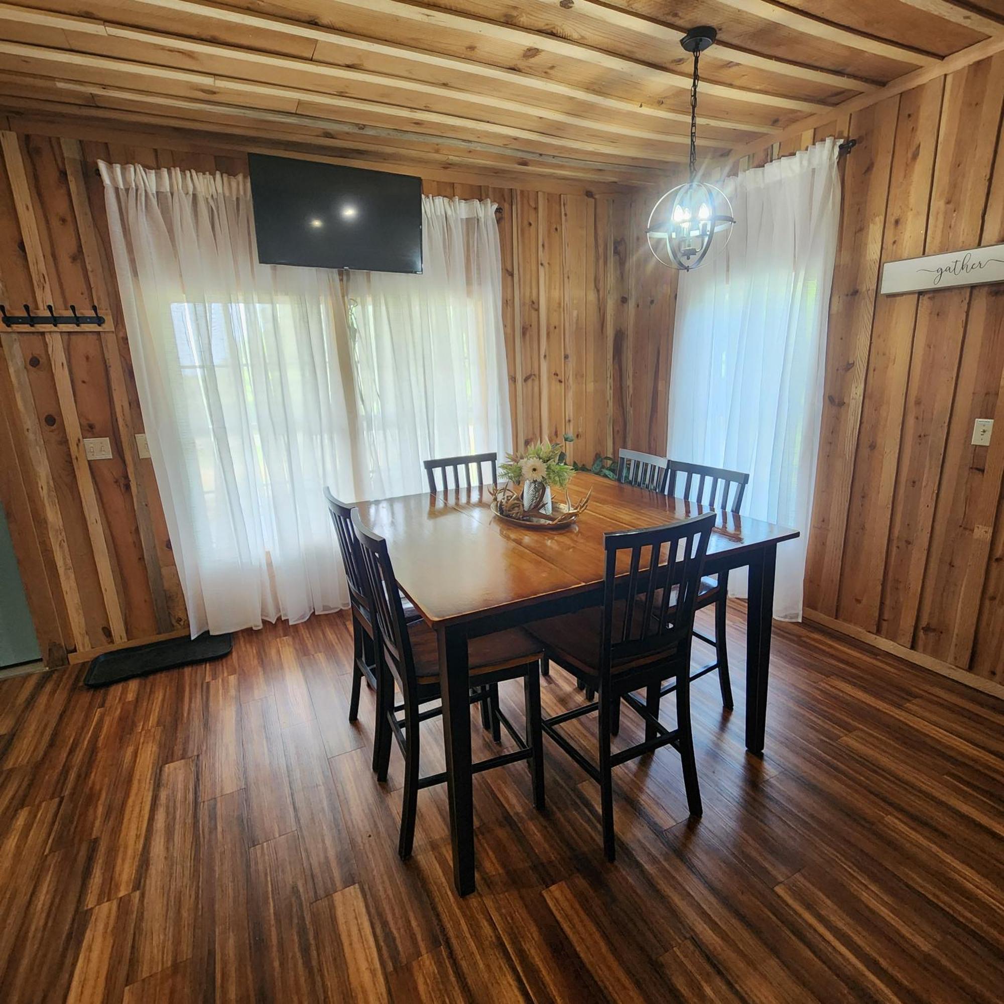 Unique Country Cabin Meets Farmhouse Modern!!! Mena Екстер'єр фото